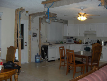 BLOG 9 Reno-of-the-Year_Kitchen_Superior-Cabinets_Before_3