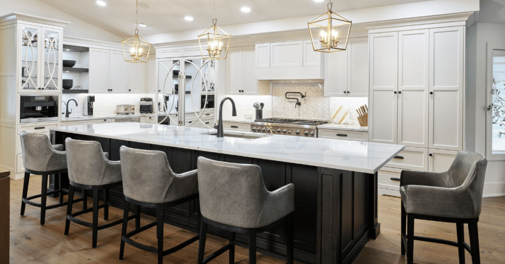 •	Traditional cabinet design style is coming back and is on the 2023 Kitchen and Bath Trends list by Superior Cabinets.